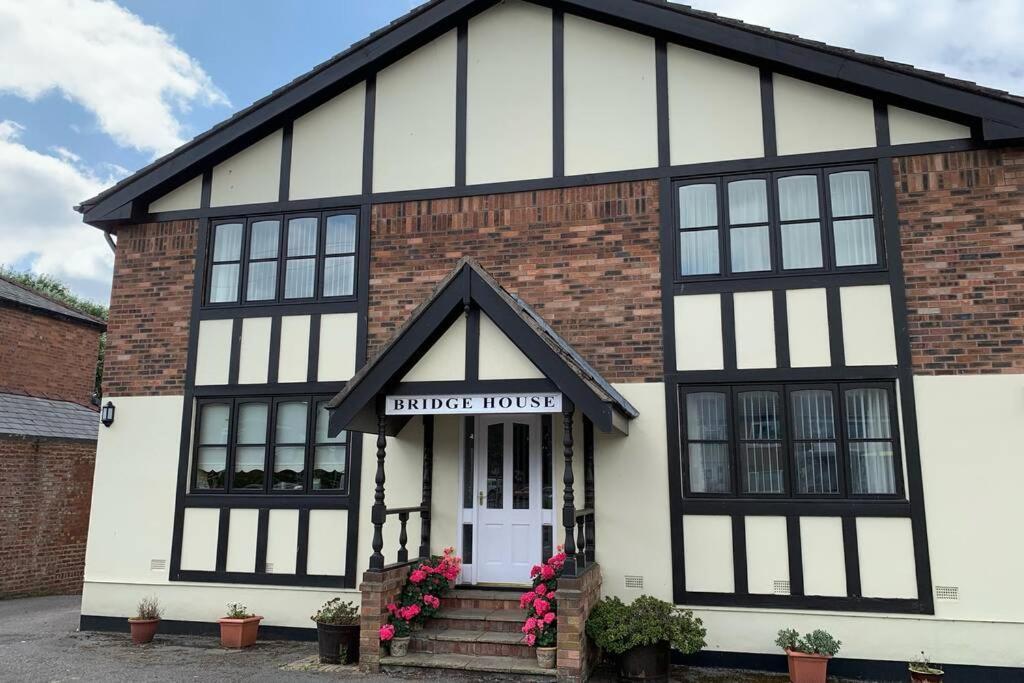A Charming, Spacious 2 Bedroom Apartment In Lytham Lytham St Annes Dış mekan fotoğraf